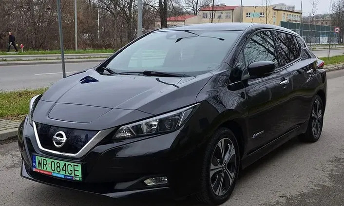 samochody osobowe Nissan Leaf cena 64900 przebieg: 105236, rok produkcji 2018 z Radom